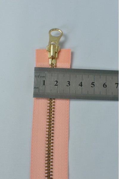 ZIP092  2號拉鏈  金屬雙頭拉鏈  金銅開尾拉鏈  不設單獨拉鍊訂購  側面照